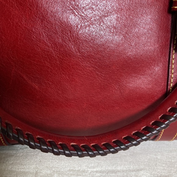 Elegant Red Leather Handbag - Picture 8 of 16